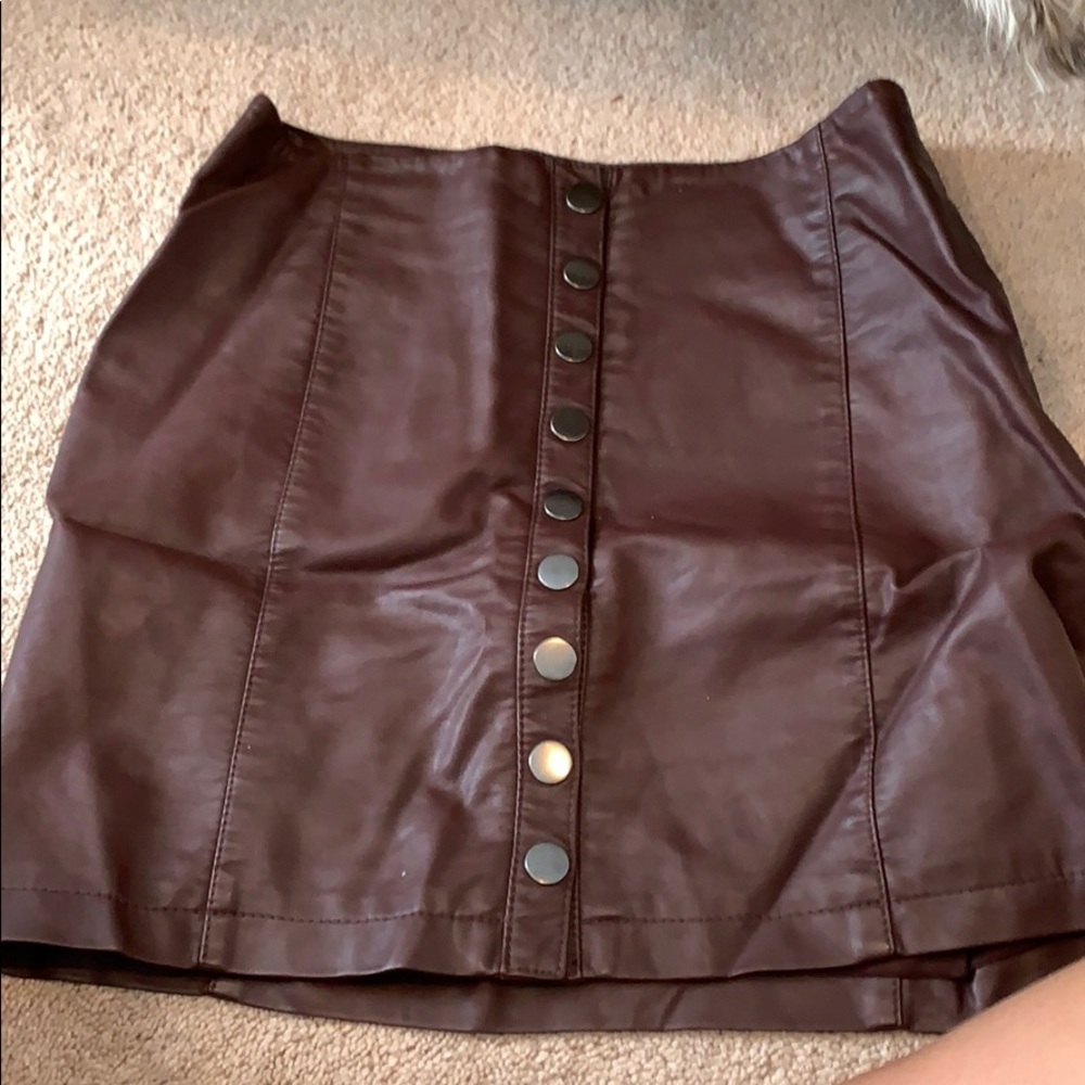 Maroon free people skirt